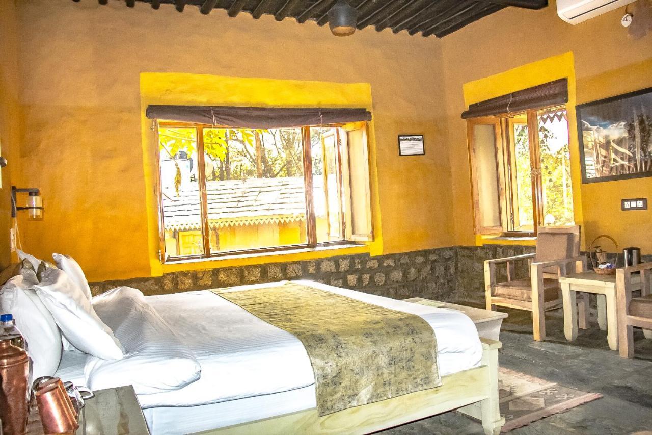 Prakriti Aalay - Riverside Mountain View Boutique Eco Resort 다람샬라 외부 사진