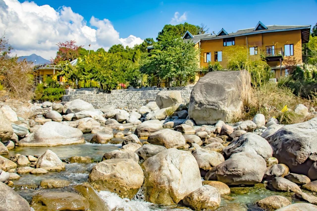 Prakriti Aalay - Riverside Mountain View Boutique Eco Resort 다람샬라 외부 사진