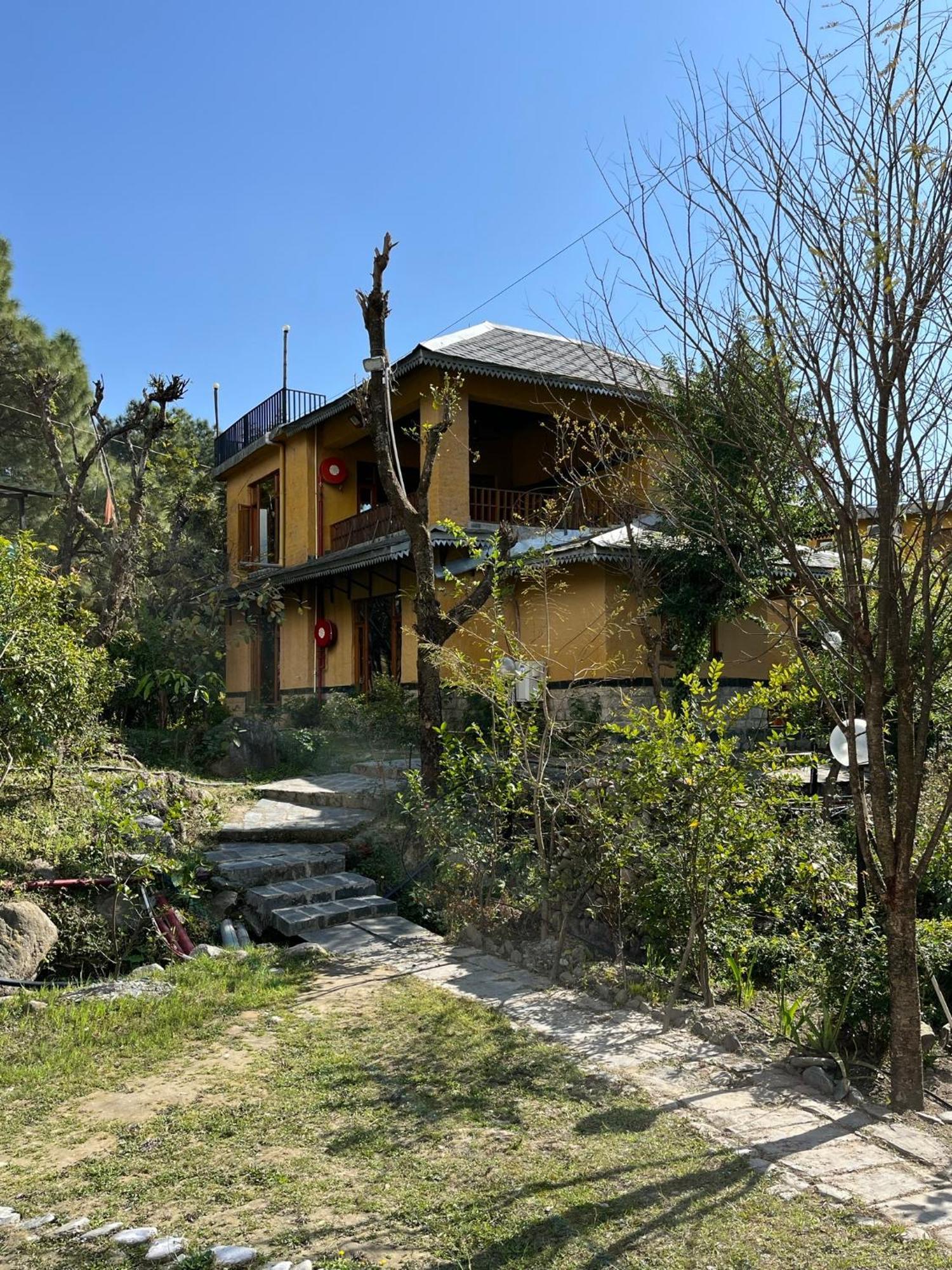 Prakriti Aalay - Riverside Mountain View Boutique Eco Resort 다람샬라 외부 사진